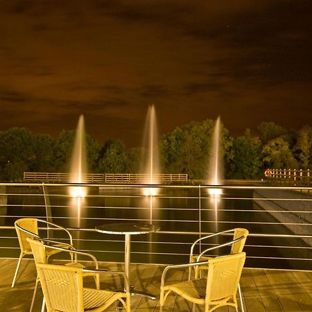 Ramada By Wyndham Cobham Hotel Cobham  Luaran gambar