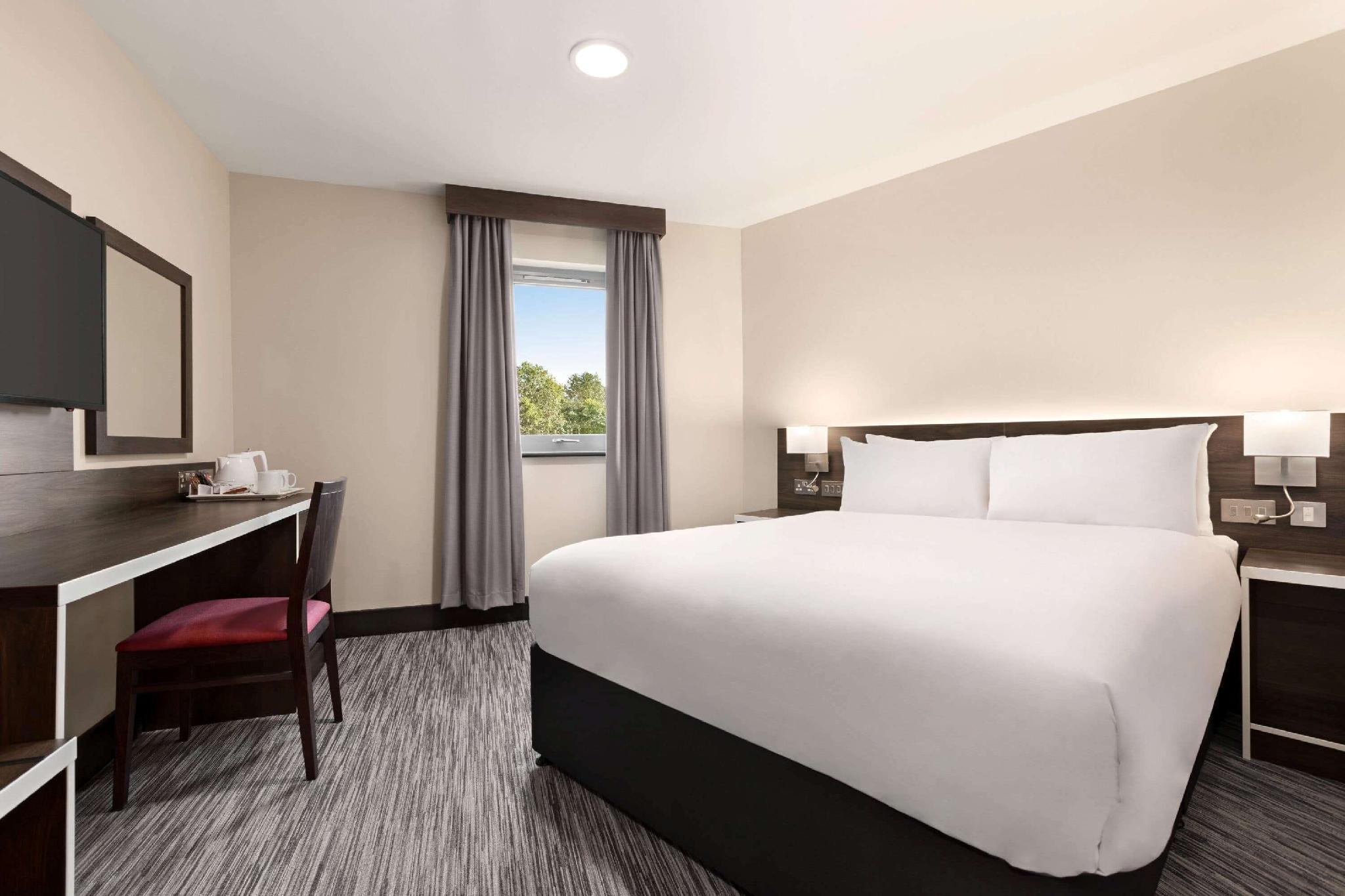 Ramada By Wyndham Cobham Hotel Cobham  Luaran gambar