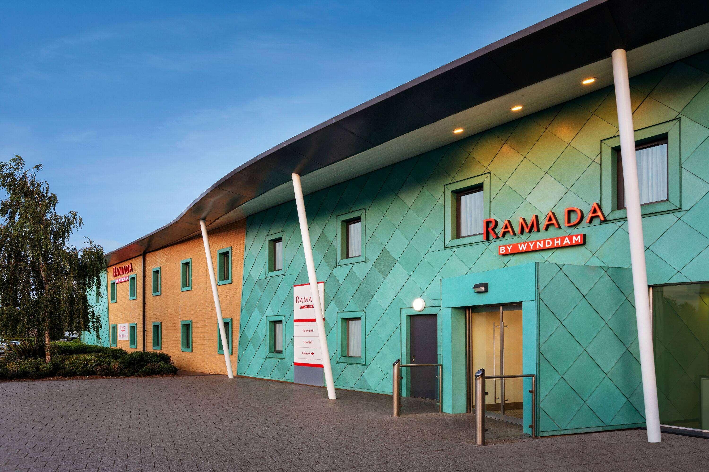 Ramada By Wyndham Cobham Hotel Cobham  Luaran gambar